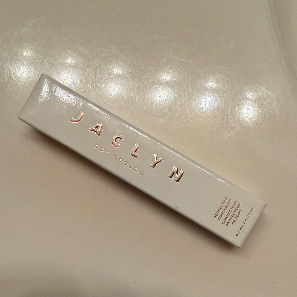 Jaclyn Cosmetics concealer